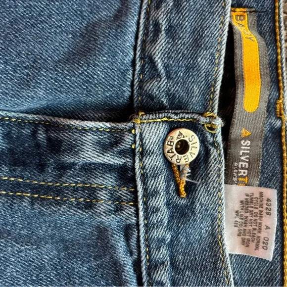 Vintage Y2K baggy hip hop men’s Sz 33x32 Levi’s silver tabmen’s blue denim Jeans
